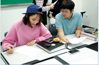 글로벌 인재관리 프로그램의 일환으로 실시한 선후배 멘토링 수업(2015.9)