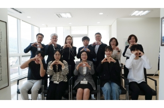 2023.05.15 제 38대학생회, 스승의 날을 맞이하여 총장실 방문